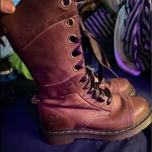 Dr Martens Triumph 1914